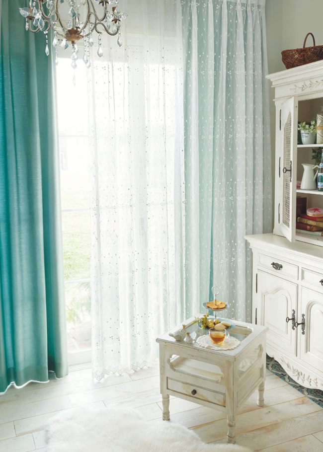 アールデコ調小花柄〜アールデコ調の整然とレイアウトした小花柄で、上品な空間を演出します。