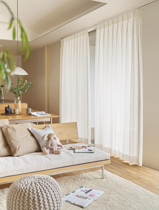 【遮熱】柔らかいボイルレース〜遮熱機能がついたヨコ使いのボイルです。軽やかでやわらかい風合いは、吹き込む風を一層やさしく感じさせてくれます。