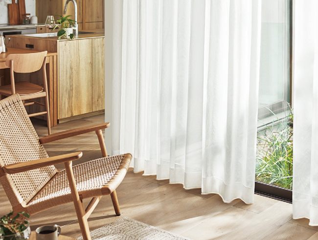 麻のようなシャリ感〜麻のようなシャリ感とムラのある表情がやわらかい光を演出します。