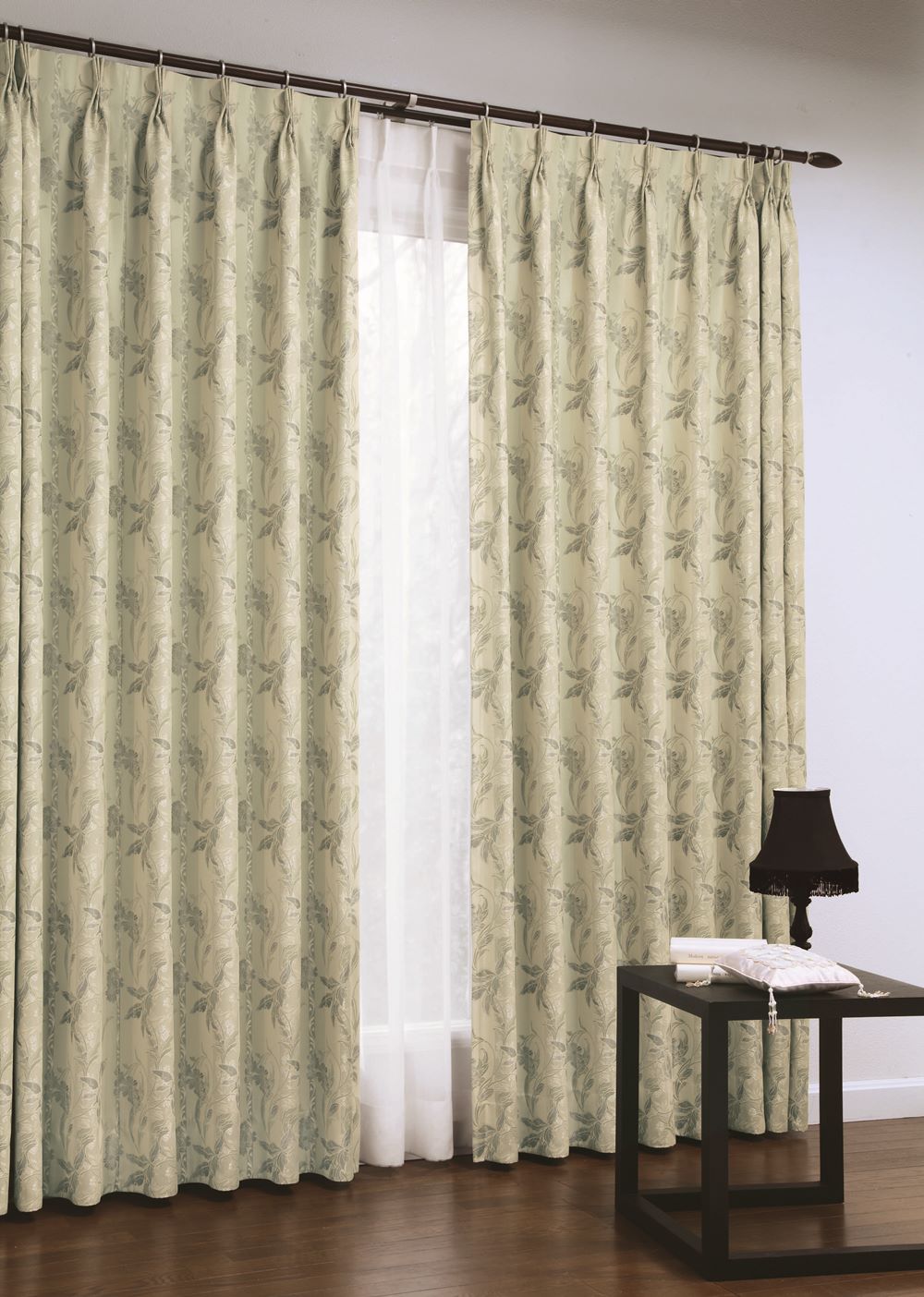  ��i�ȐA�����`�[�t�`��i�ȐA�����`�[�t���W���J�[�h�D�Œ��J�ɕ`���܂����B 