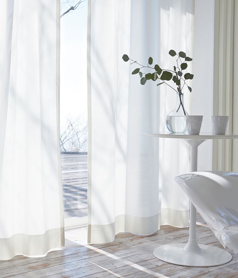 【遮熱】【保温】夏は涼しく冬は暖かい高機能レース〜どんなお部屋にも使いやすい、ピンストライプ長の無地レース