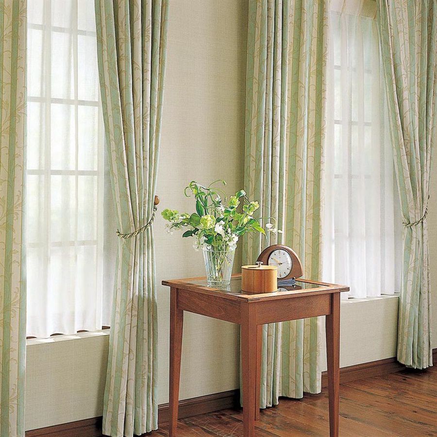  �X�уf�U�C���`�X�уf�U�C���ɁA�x�[�V�b�N�ȃX�g���C�v����������Ă��܂� 