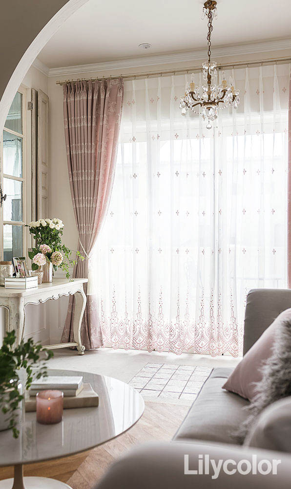  �l�C�̃G���u���C�_���[���[�X�` 