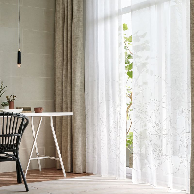  �y�h�J���[�X�z�ׂ��S�[���h�̃��C���`�ׂ��S�[���h�̃��C�����h�J�ő�炩�ɕ`�����y�₩�ȃV�A�[�ł��B 